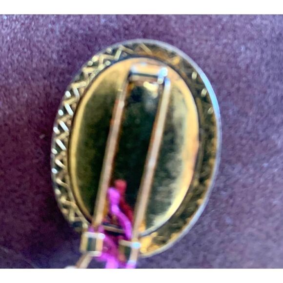 Vintage Flowers on Porcelain Pendant/Pin, in Gold, Unmarked - Picture 2 of 2